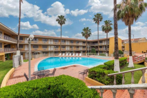 Отель Quality Inn Piedras Negras  Пьедрас Неграс